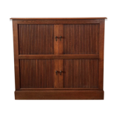 Meuble à rideaux