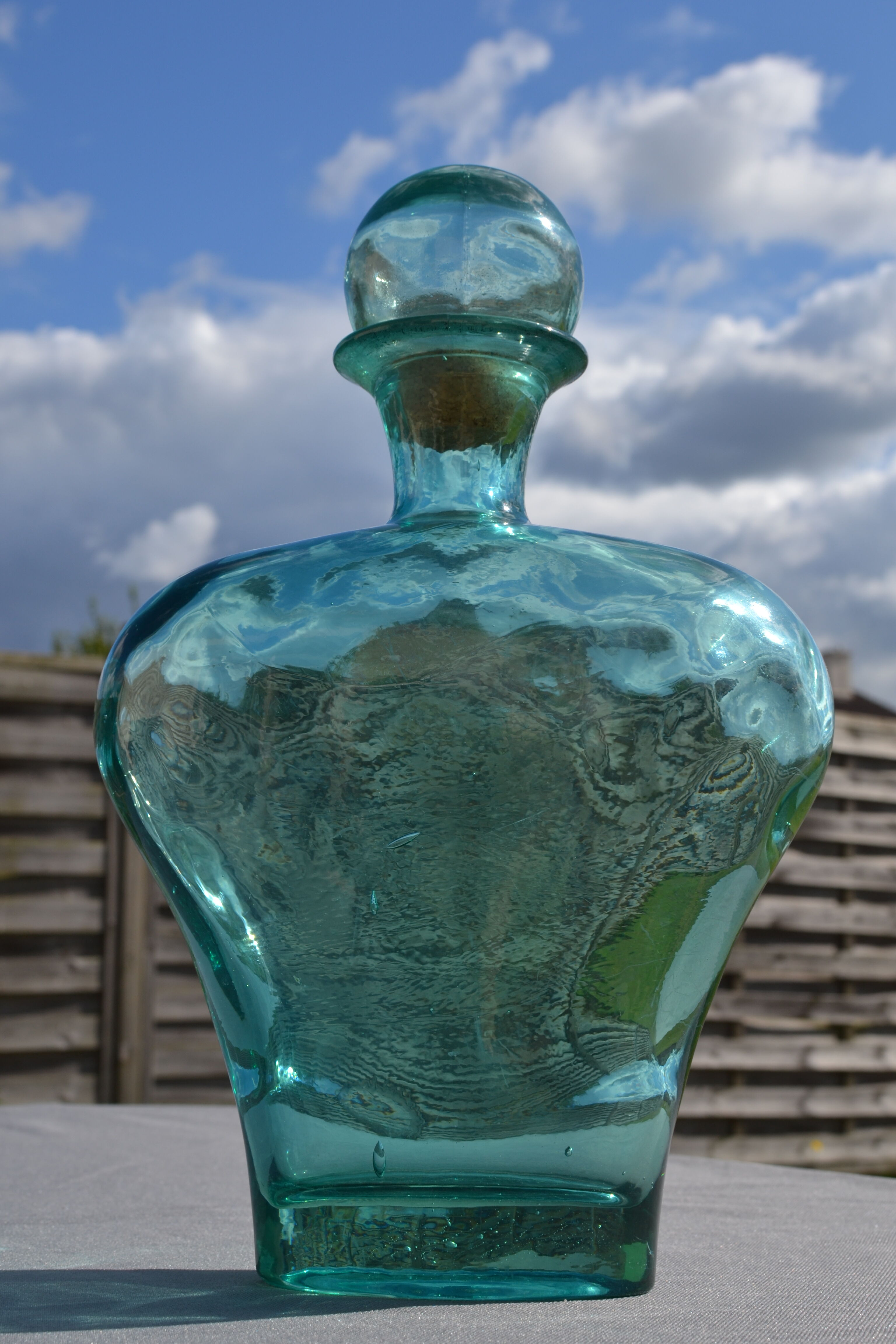 Blue bottle XXL shape perfume bottle