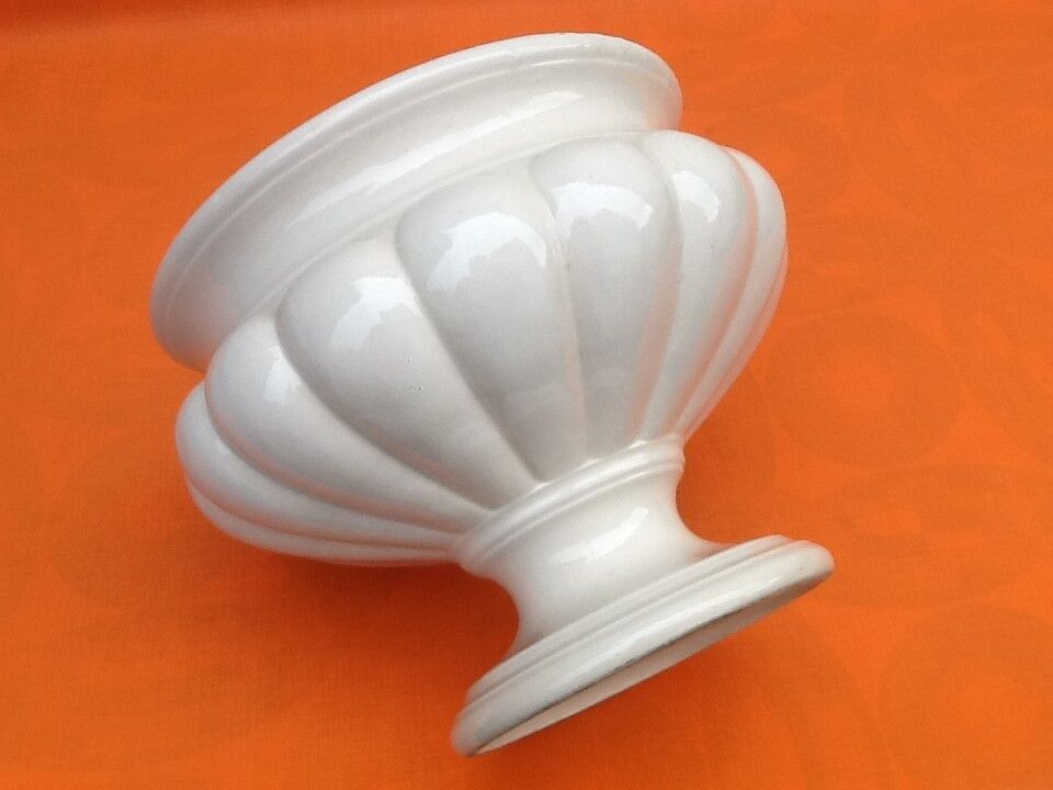 Pot-on-foot cache Ceramic Made in Italy Height: 180mm