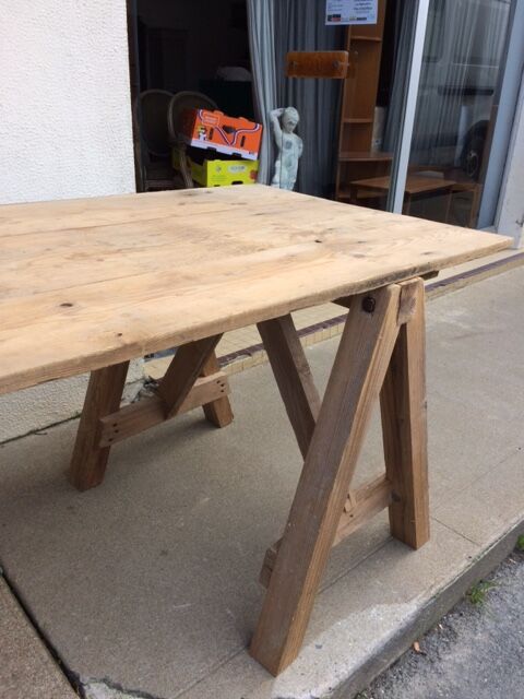 Table xxl on trestles