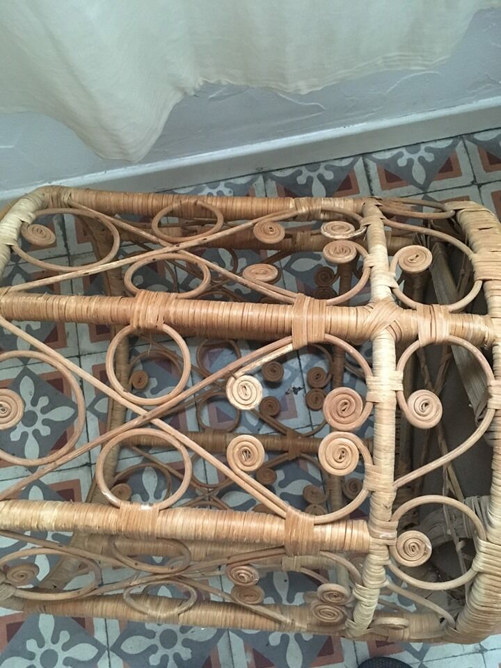 70s peacock table table