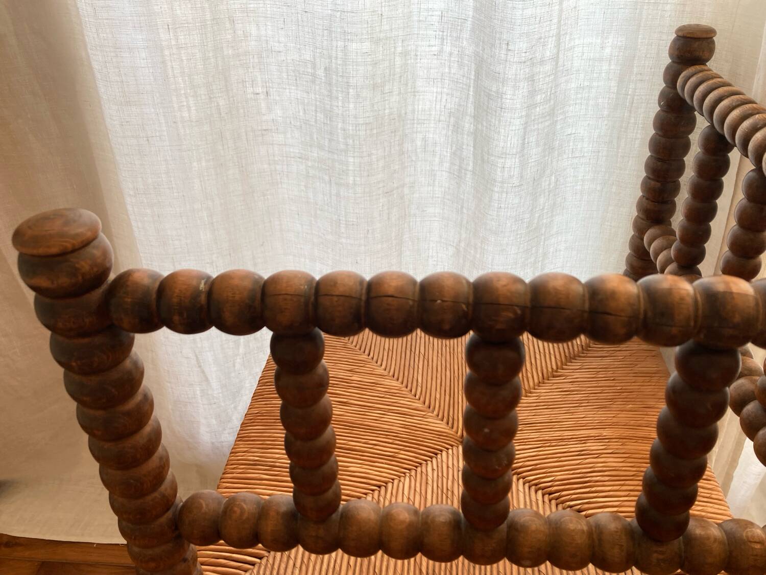 Pearl wood corner chair