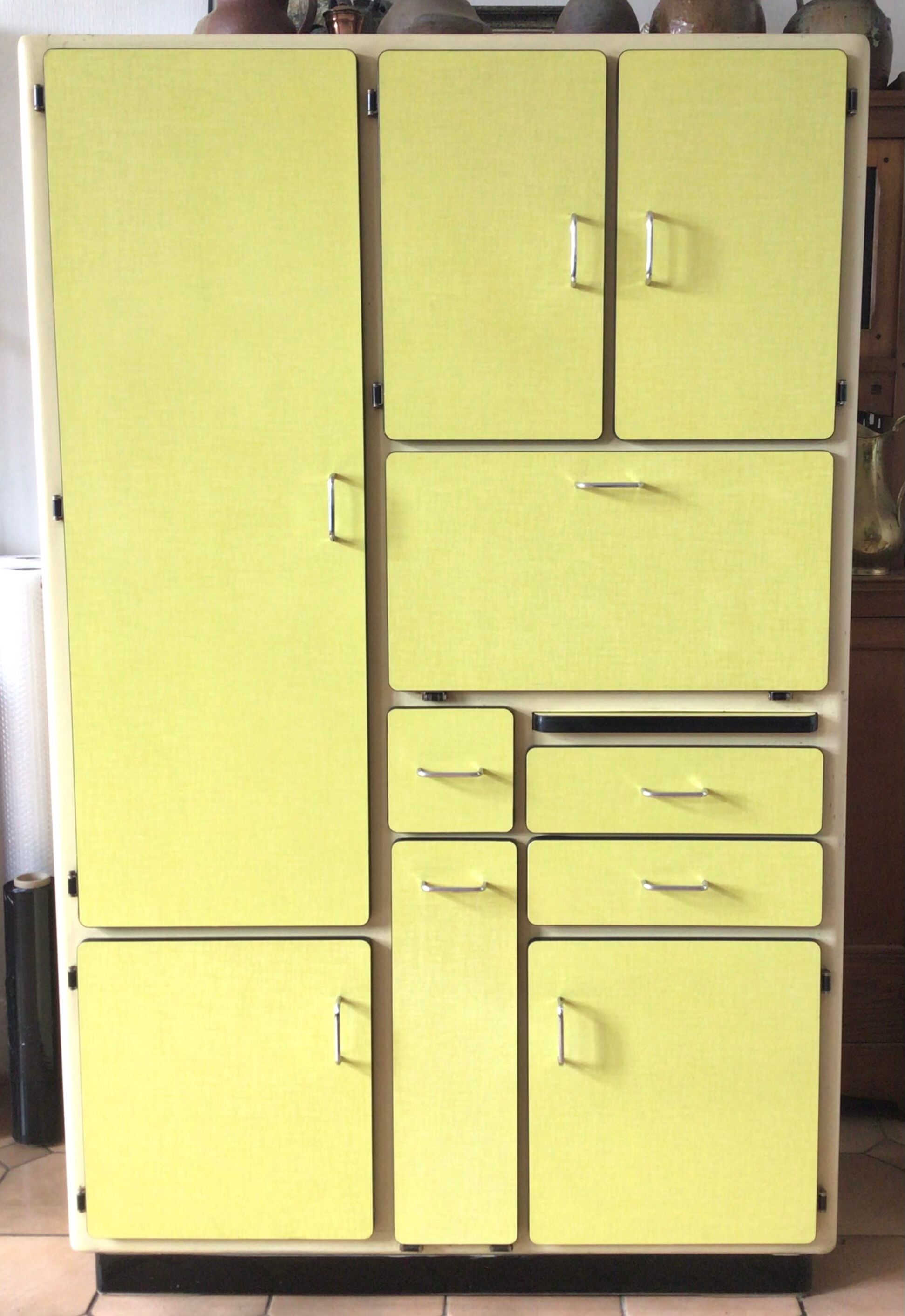 Formica kitchen buffet cabinet