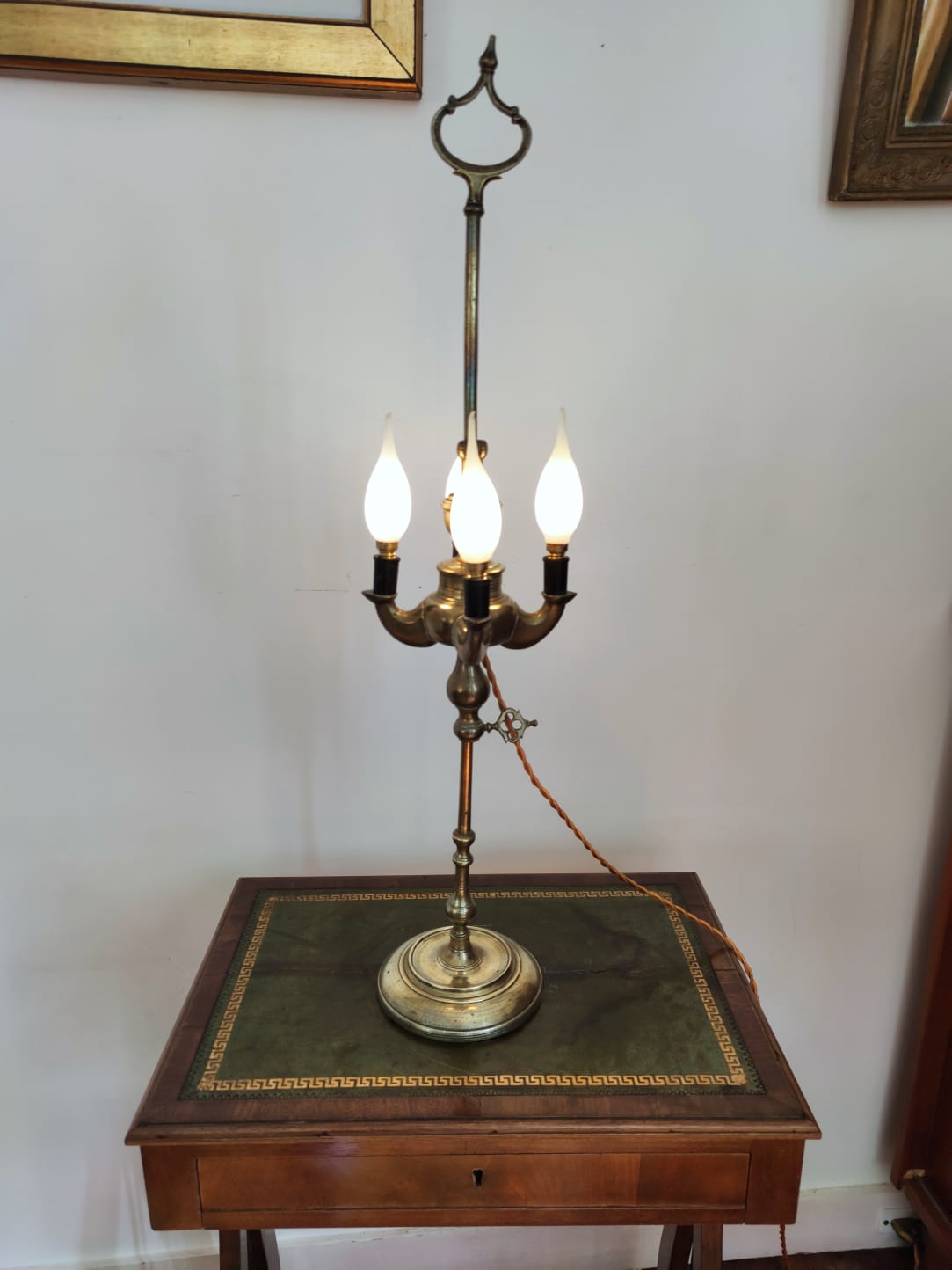 Large Italian-style gold metal lamp H73cm