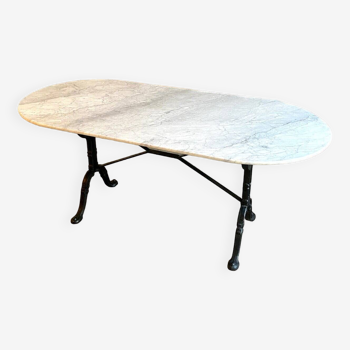 Table bistrot en marbre gris et fonte de fer noire ☐ 180 x 85 cm