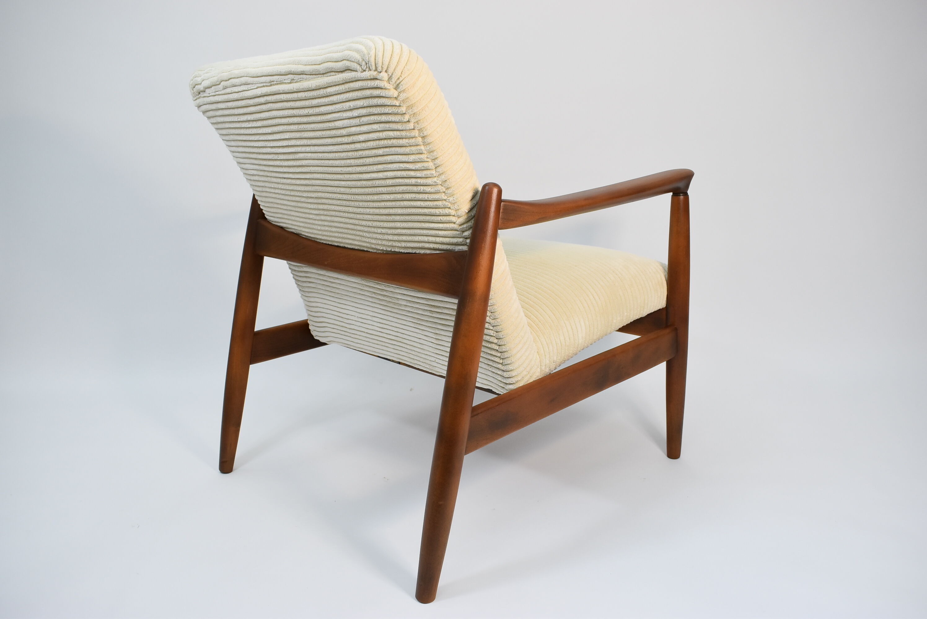 Fauteuil vintage entièrement restauré designer E.Homa, années 60, Cordon beige