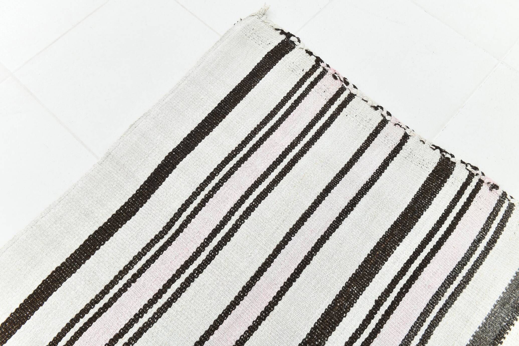 Kilim Turc Vintage Rayé Blanc et Brun, Tapis Bohème Tissé Main,175x220Cm