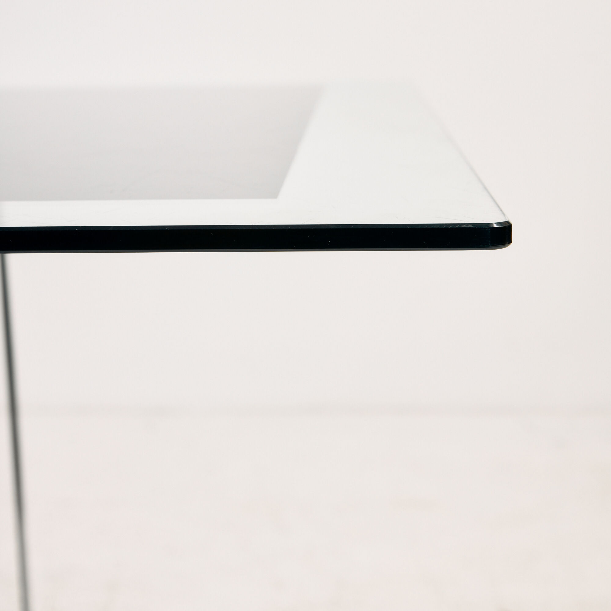 Table à manger en verre et acier par Max Sauze
