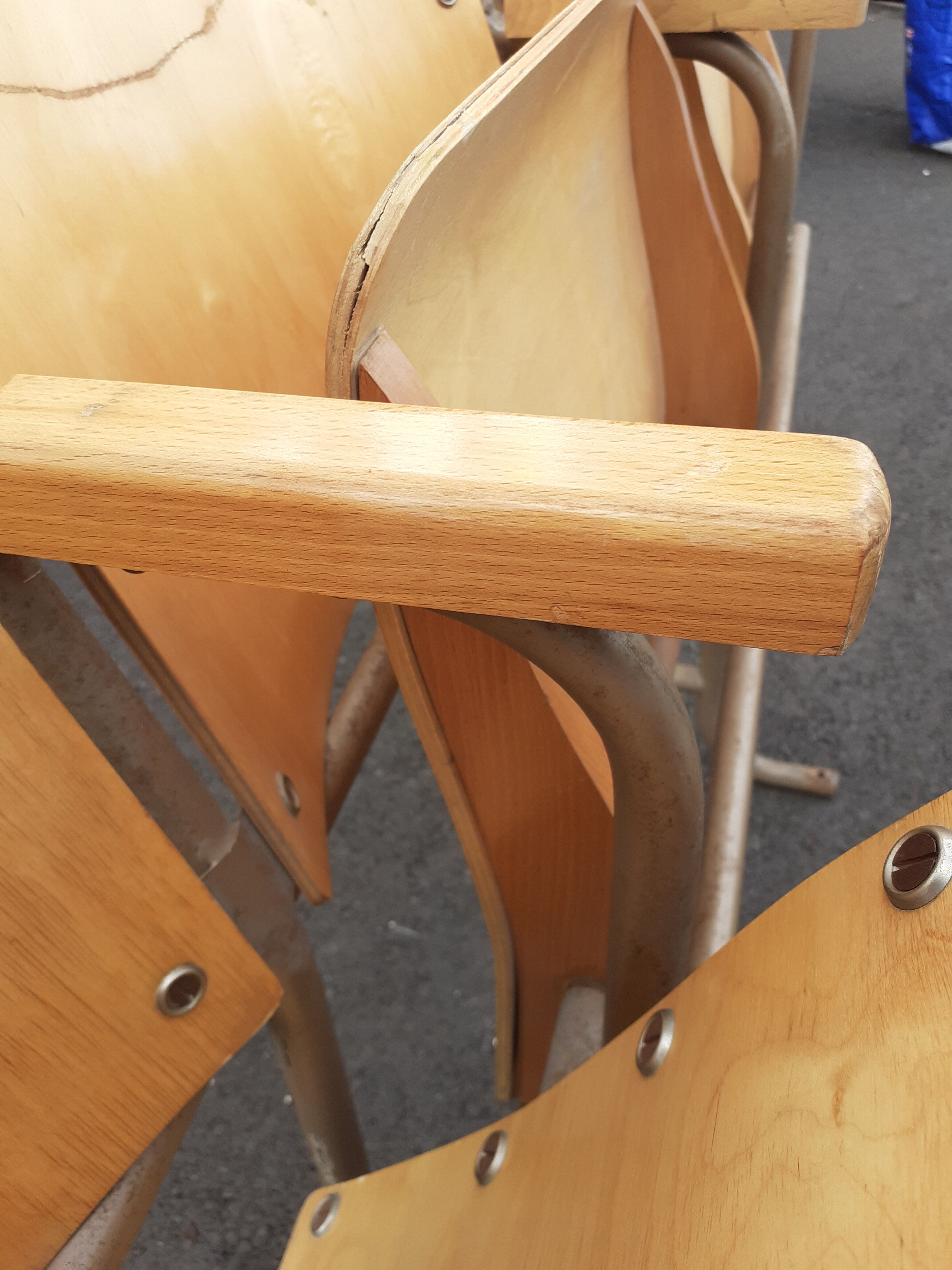 Wheelchair cinema theatre strapontin