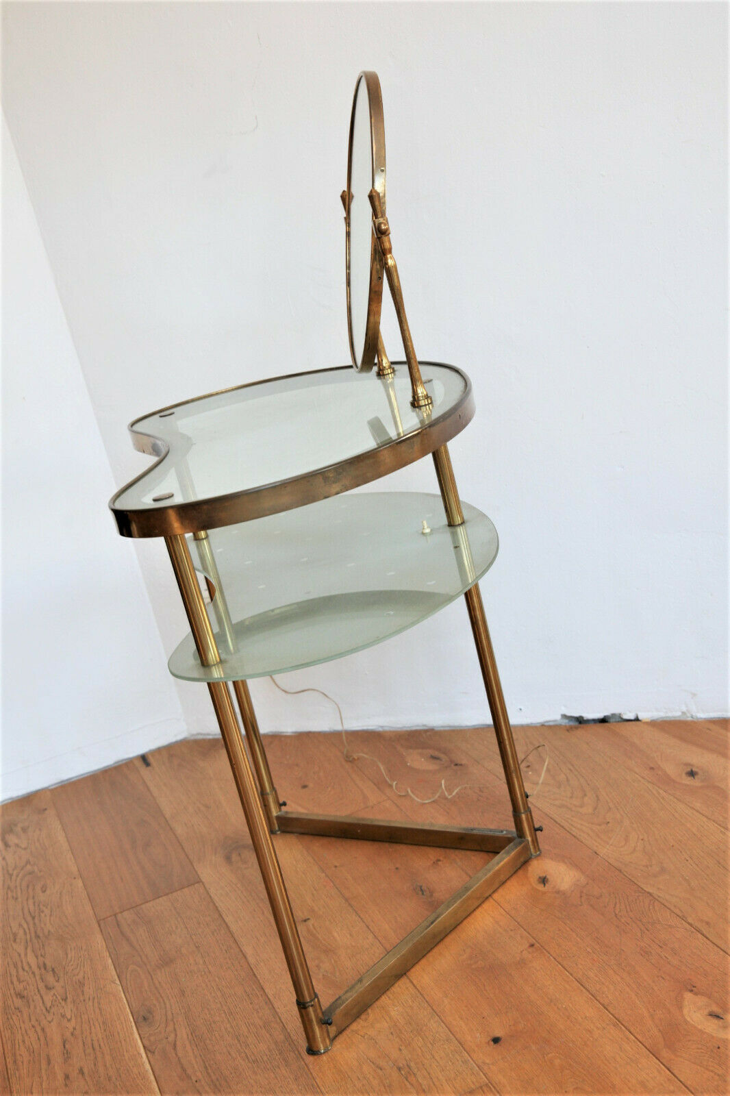 Modernist hairdresser in gold metal, brass and glass, 1960s