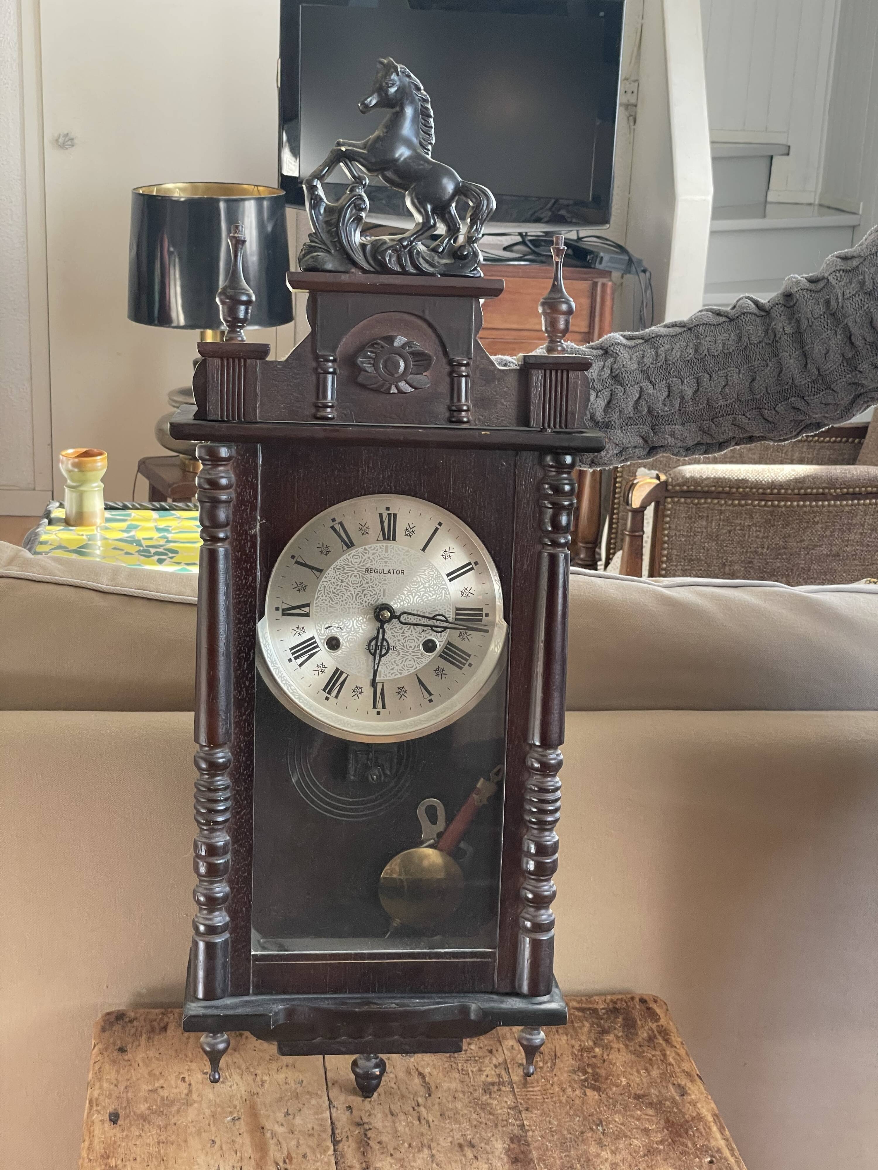 Pendule regulator 31 tage acier inoxydable bois, bronze, verre - xxe siècle