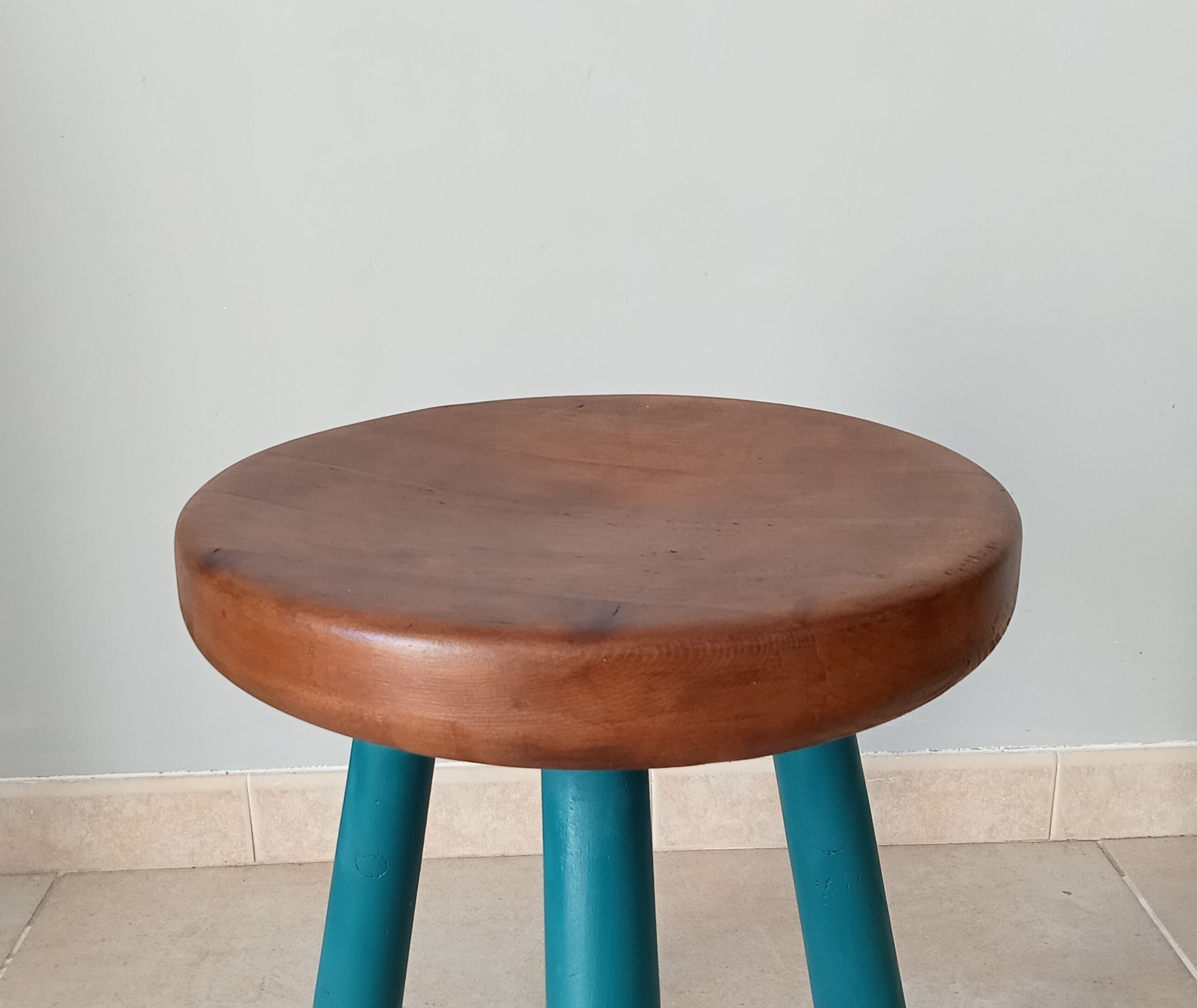 Tripod stool 50s