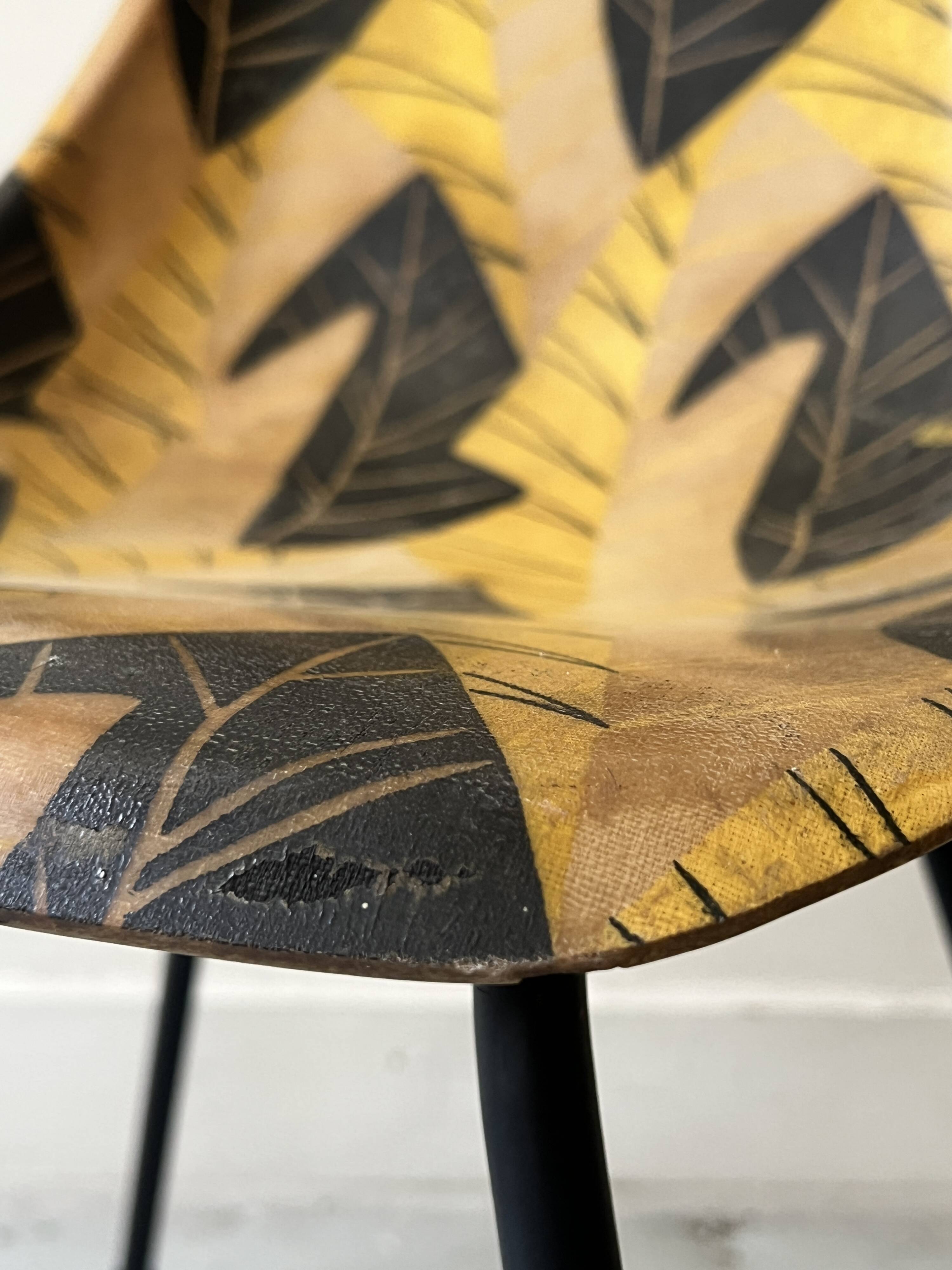 Chair in fibreglass and metal by René-Jean Caillette, stork, 1950 design.