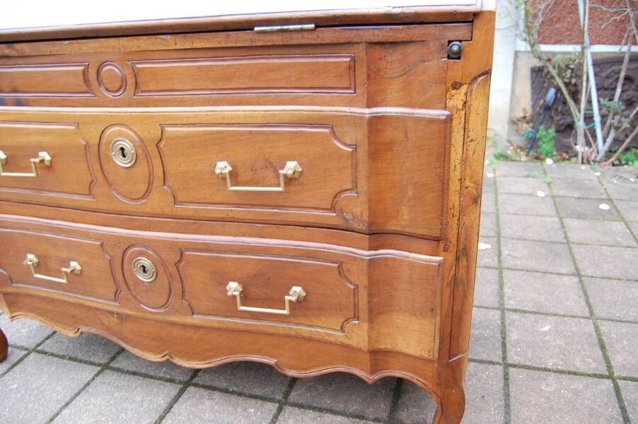 Louis xv period transitional walnut slant-front desk from the louis xvi era, 18th century