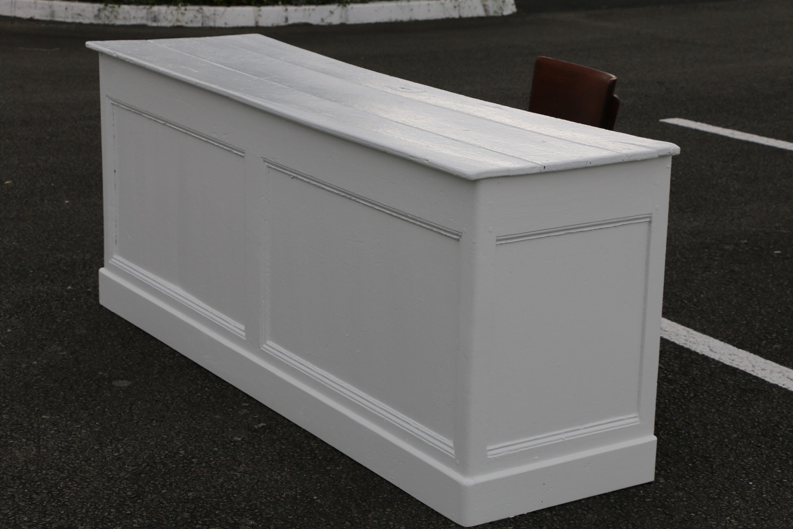 White 50s wooden counter desk