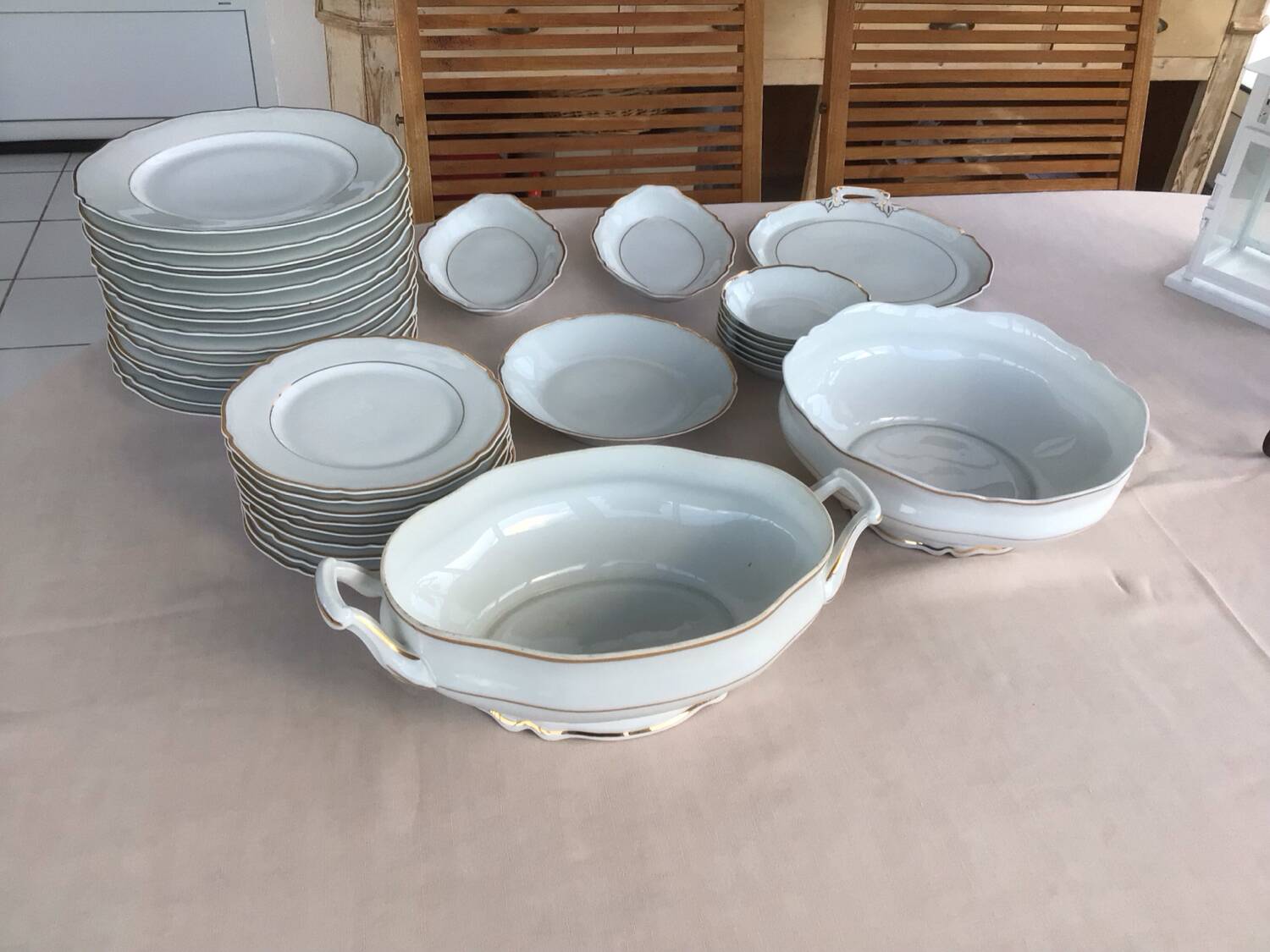 Porcelain dinner service