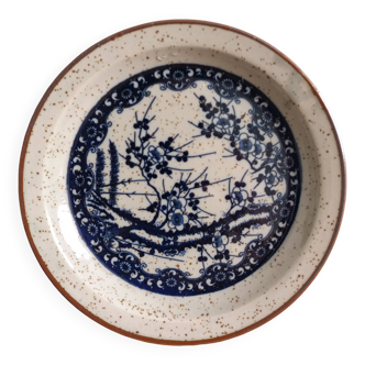 Plate with Japanese decor