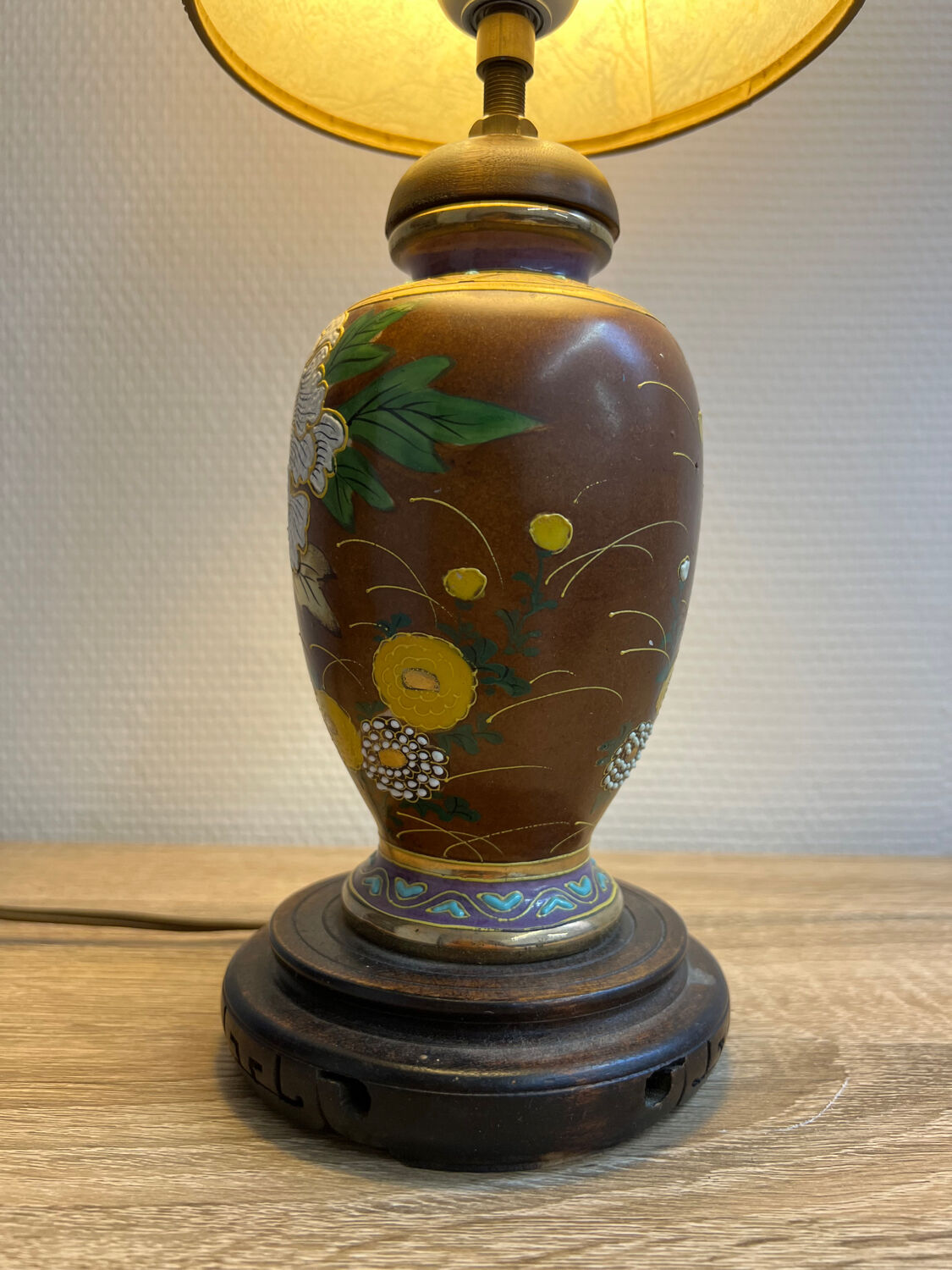 Table lamp, hand-painted ceramic foot