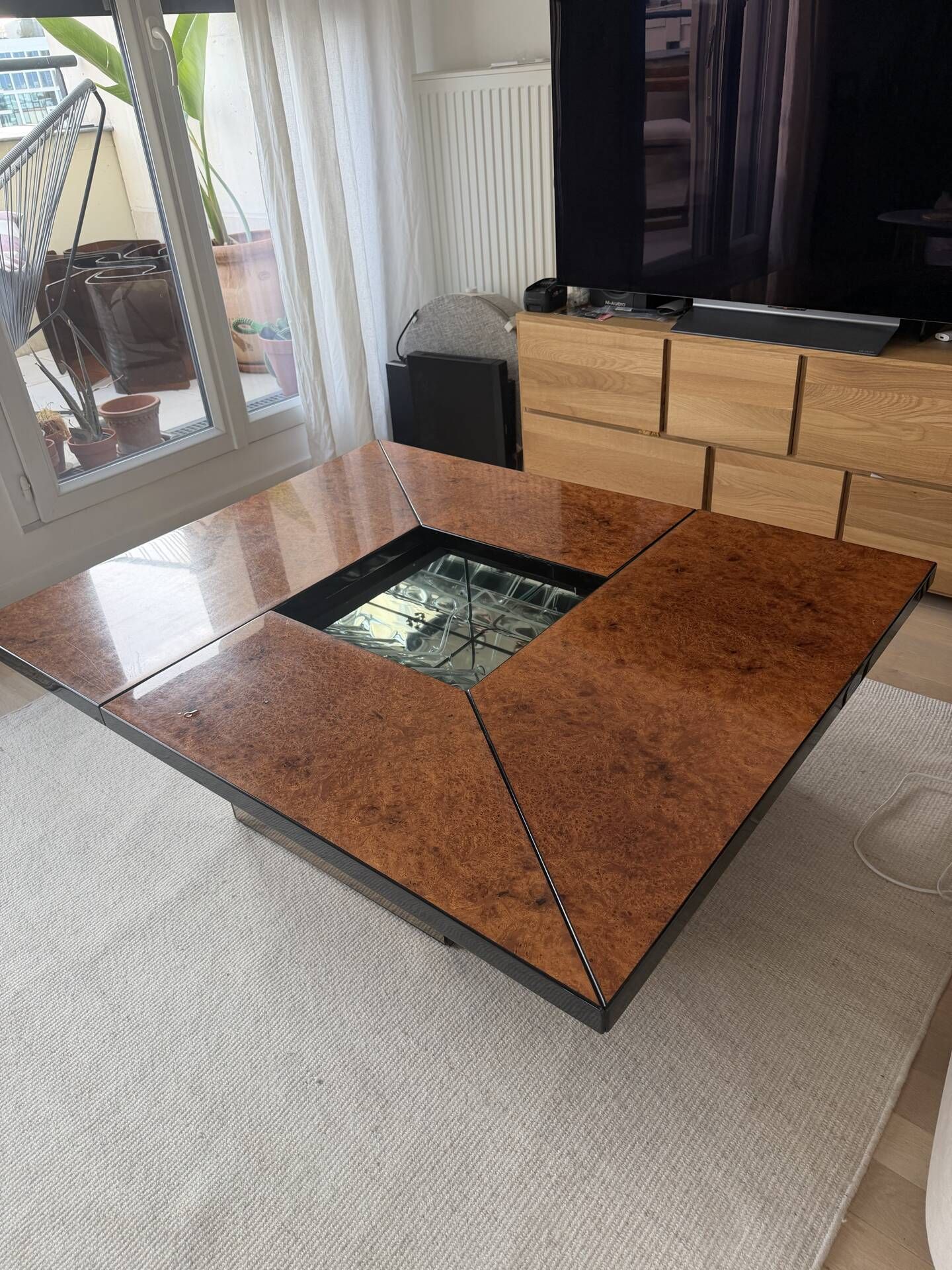 Table basse bar loupe d’orme et miroirs roche bobois