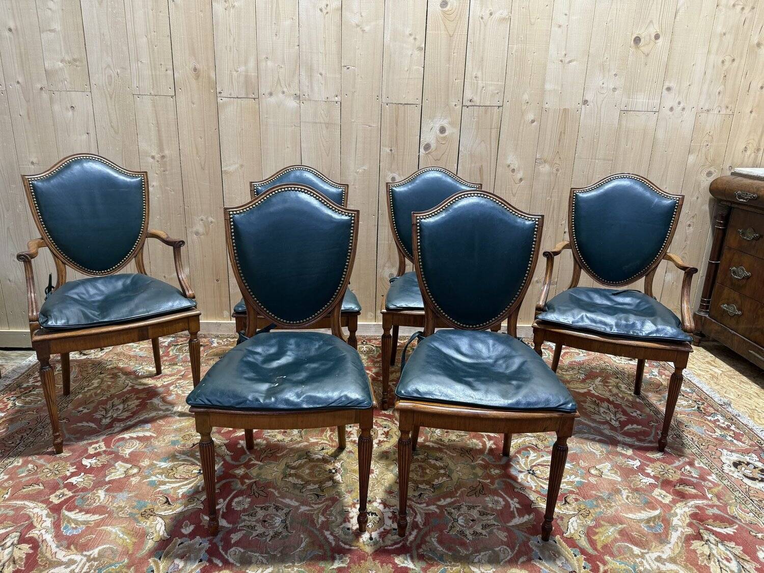 Set of 4 chairs and 2 English armchairs.