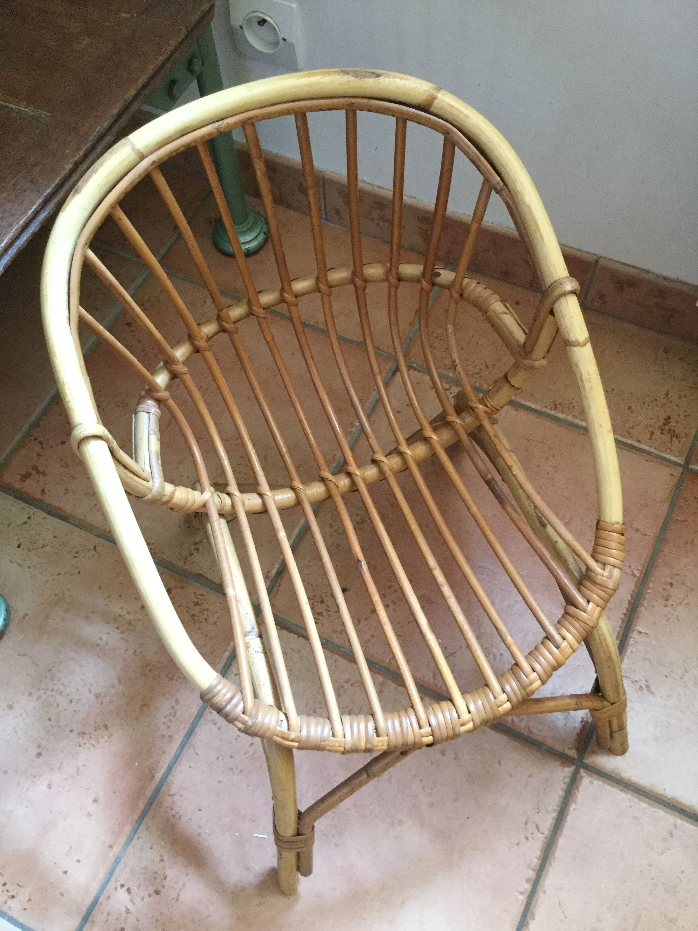 Children's basket rattan chair