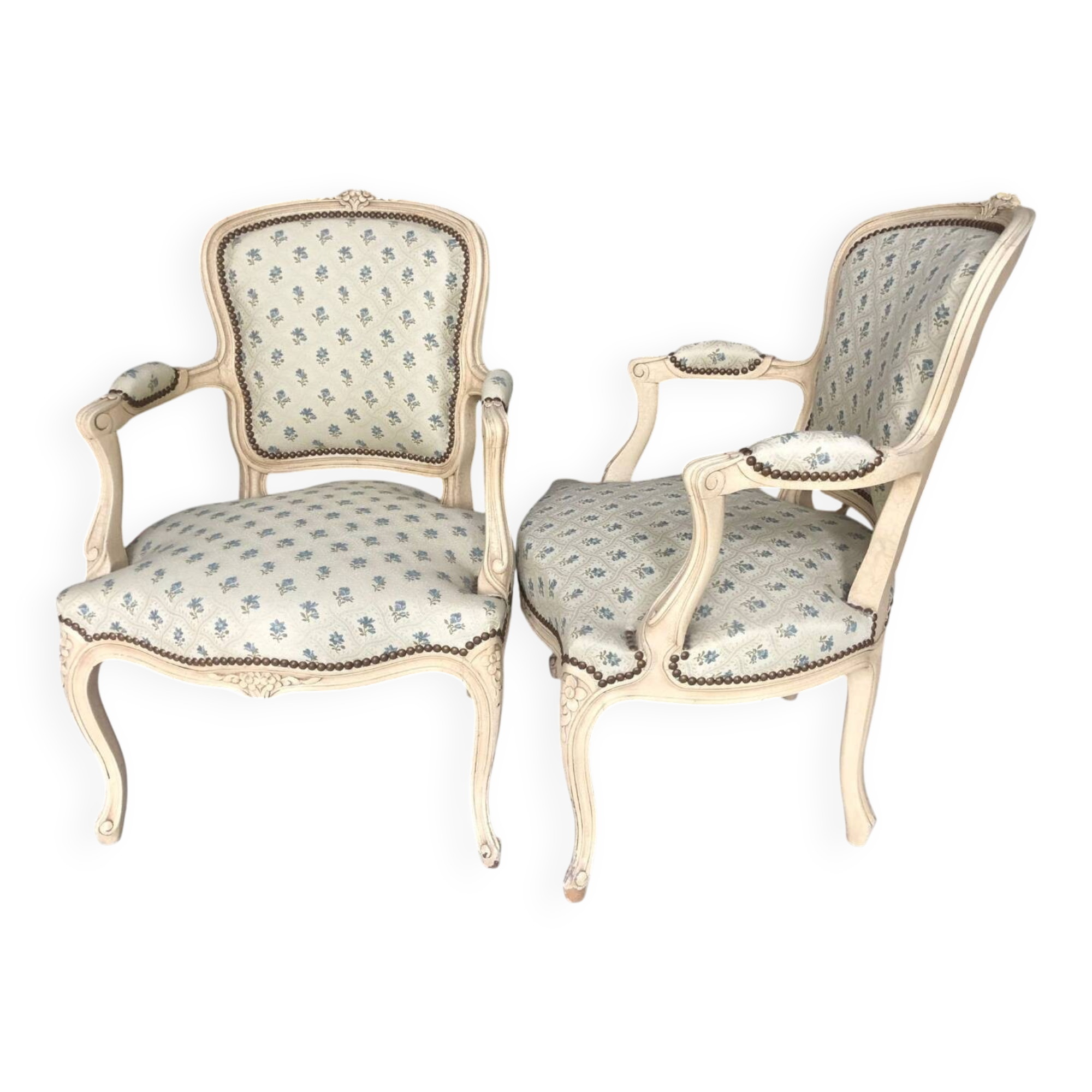 Paire de fauteuil laqué de style Louis XV