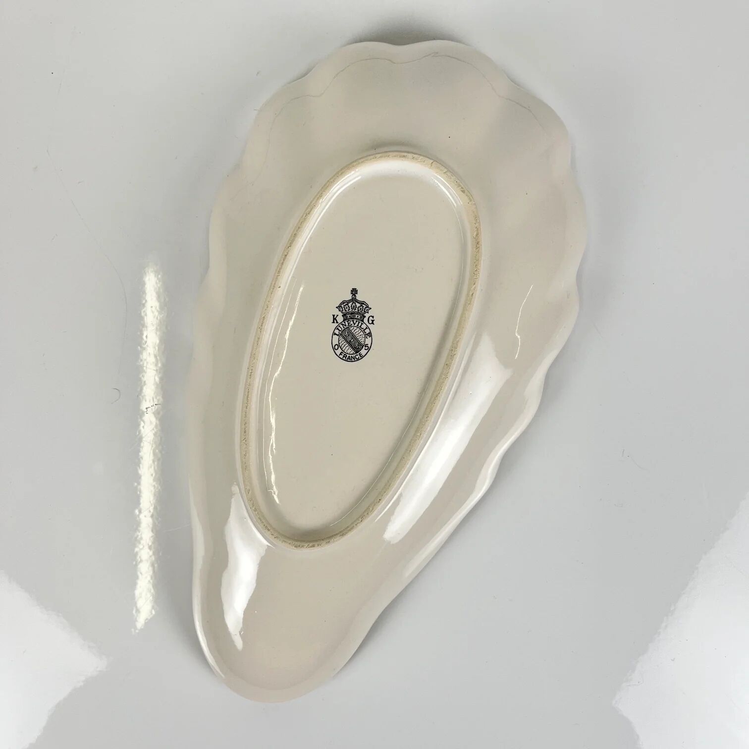 Ravier shell KG Lunéville, model "Réverbère", rose pattern