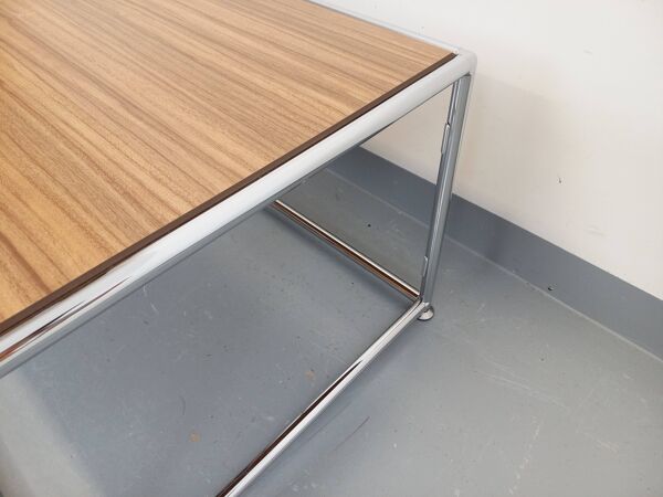 Table basse vintage style USM en mélaminé et métal chromé