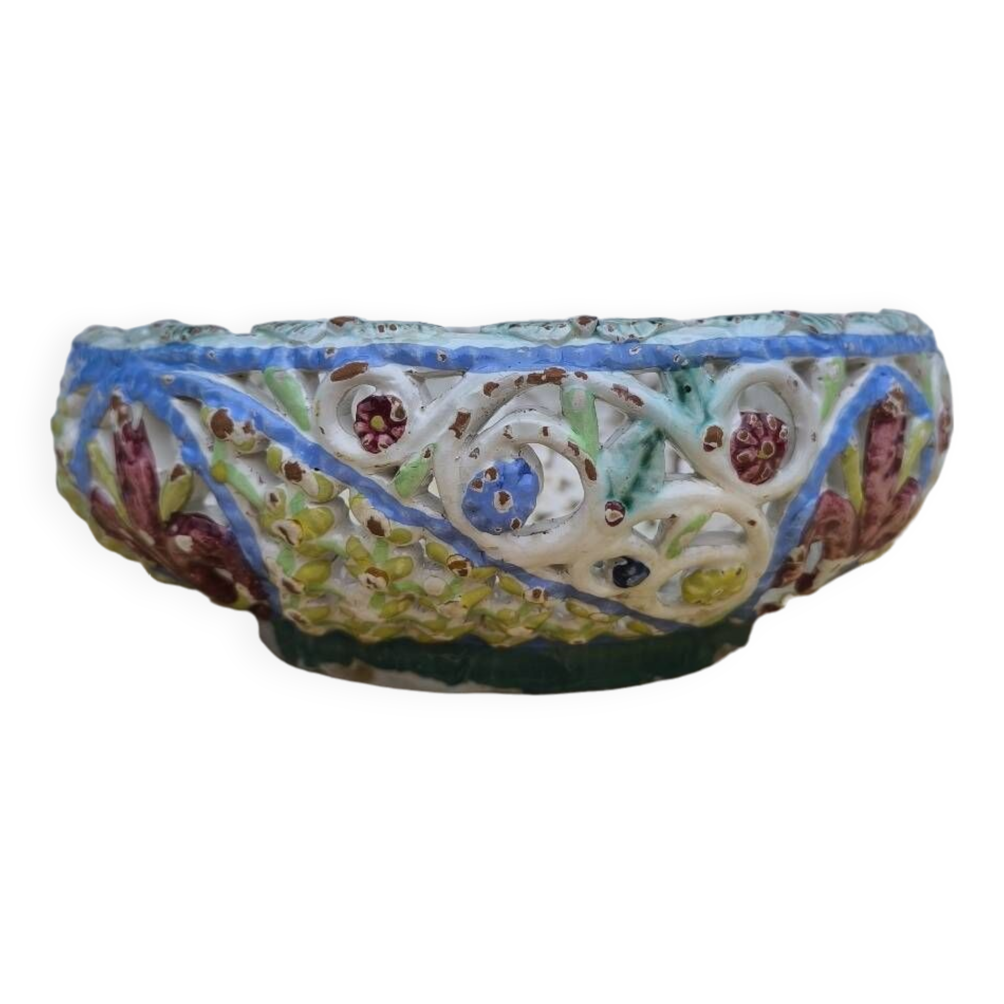 Italian barbotine fruit bowl from the 1930s