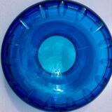 Cendrier en verre bleu électrique  signé Marc Newson design XXème siècle