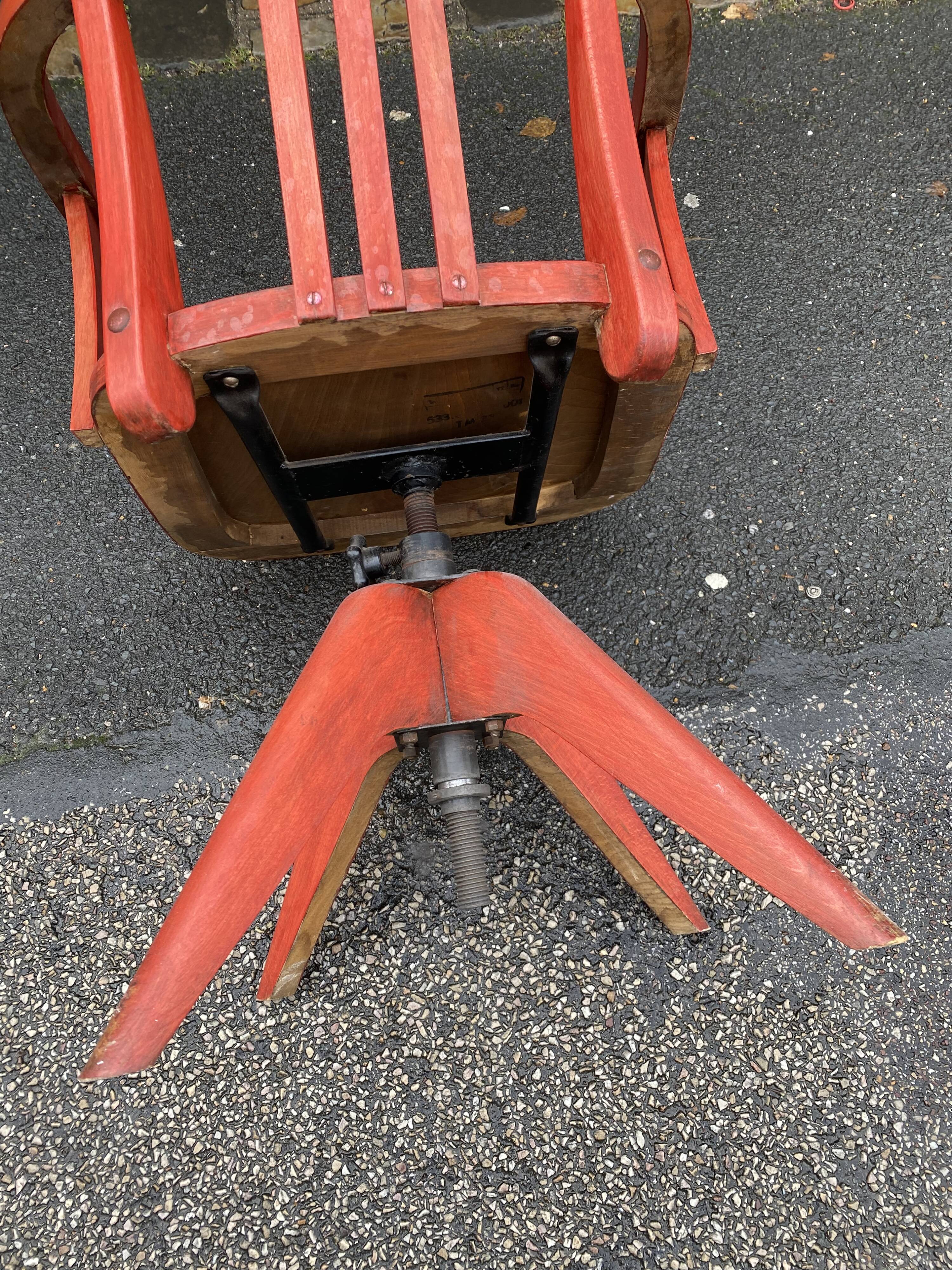 American swivel office chair