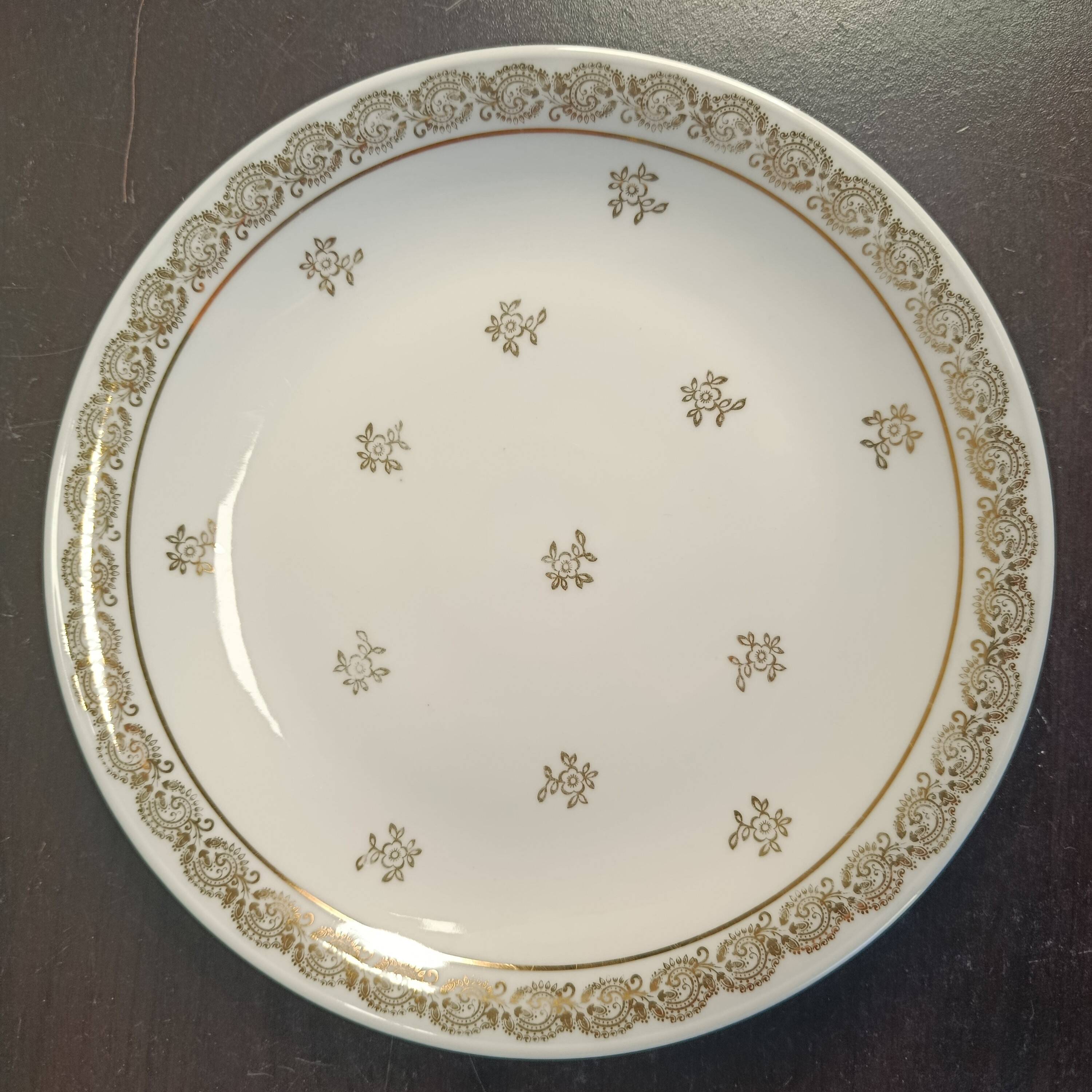 Service de table complet, porcelaine de Limoges et dorures, LOT 2
