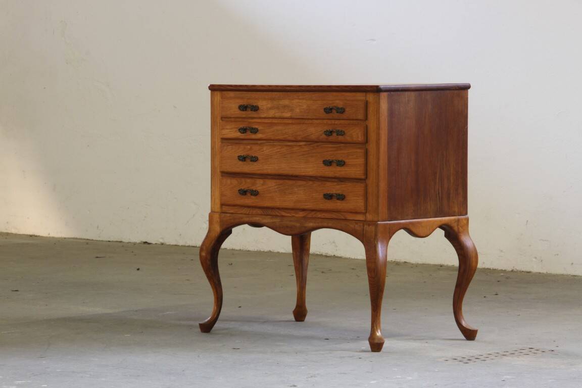 Vintage Danish 1967 4-Drawer Dresser in Oak