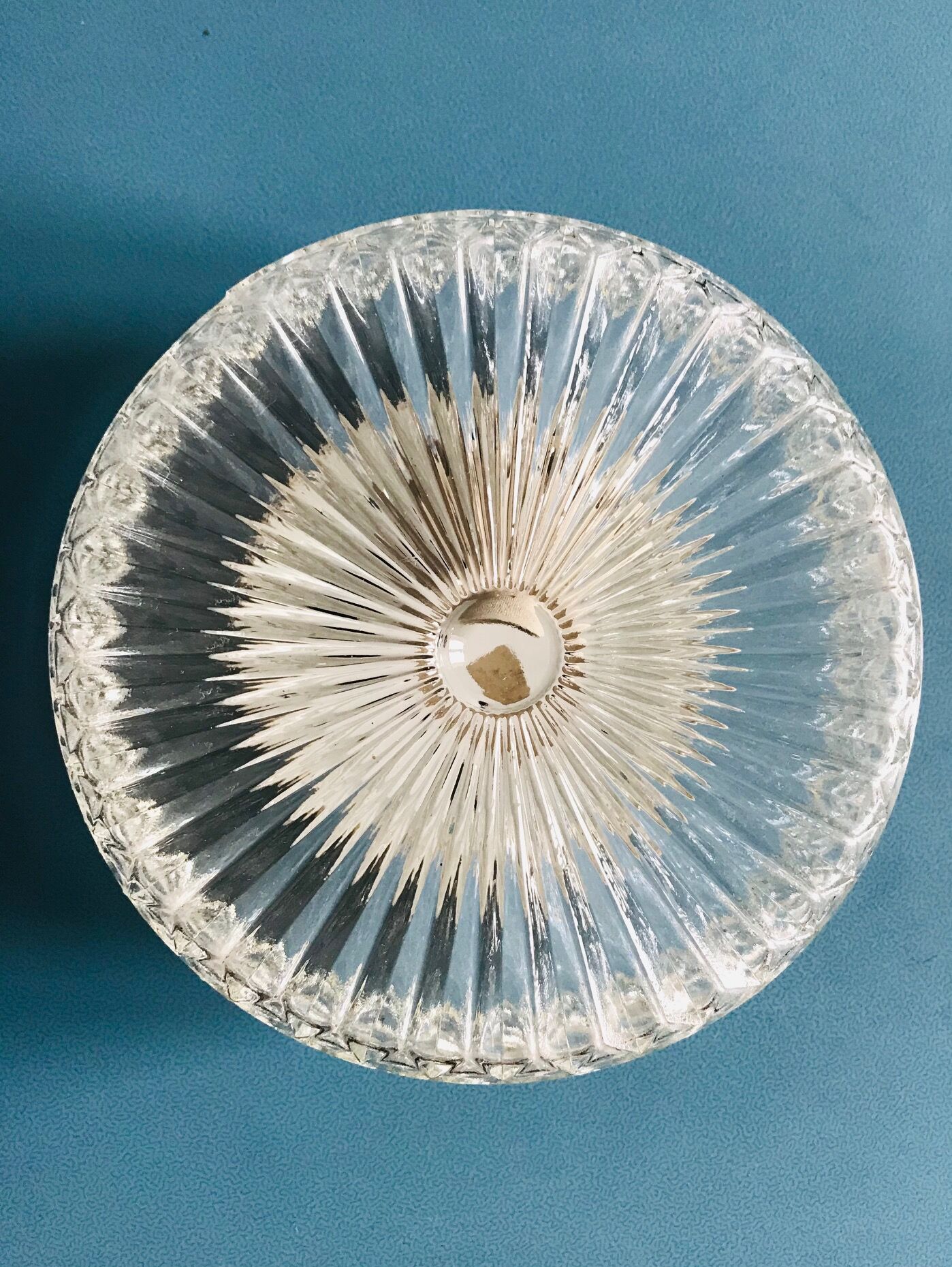 Round ceiling light in chiseled glass