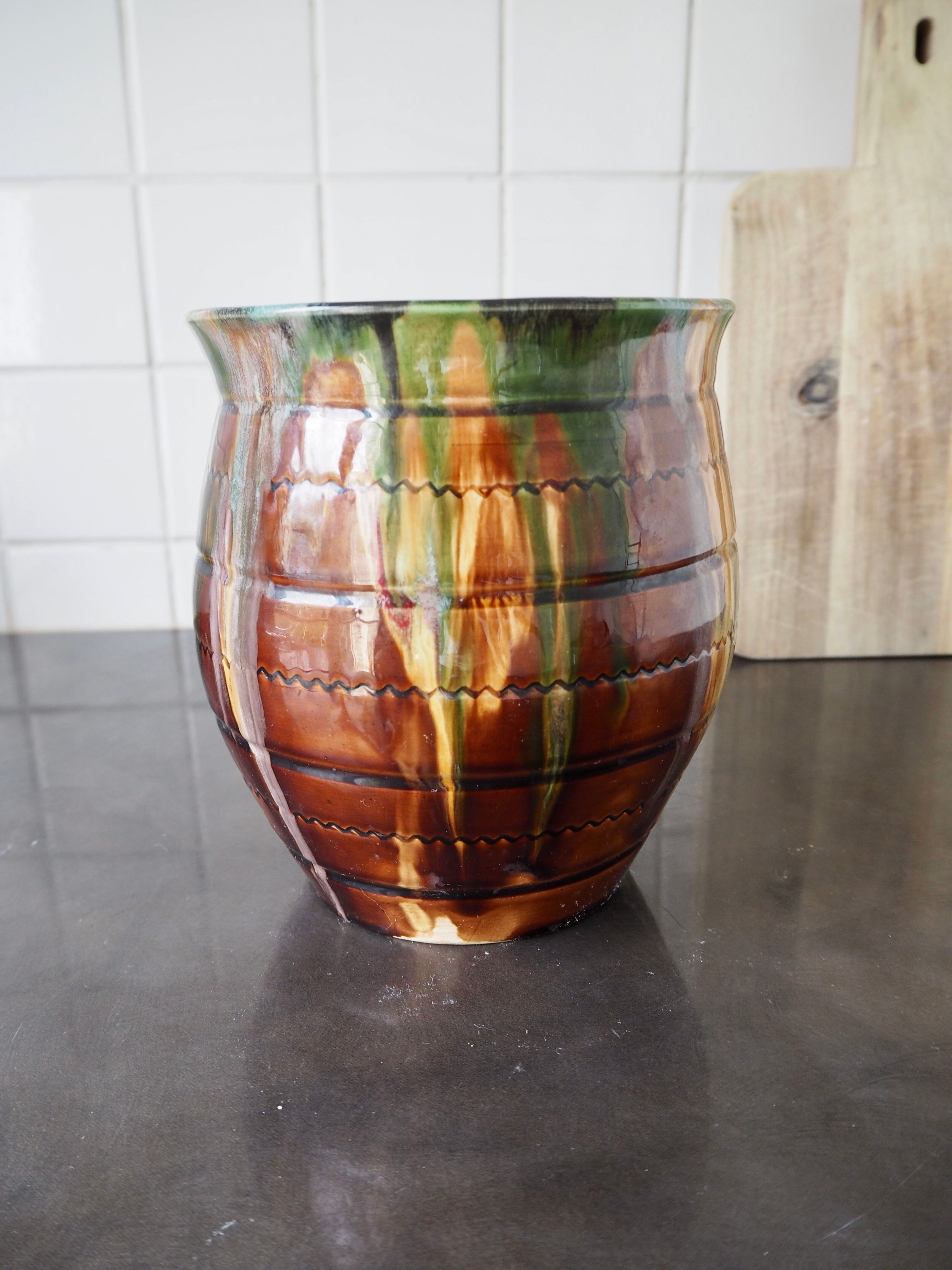 Glazed ceramic pot cover Provencal style