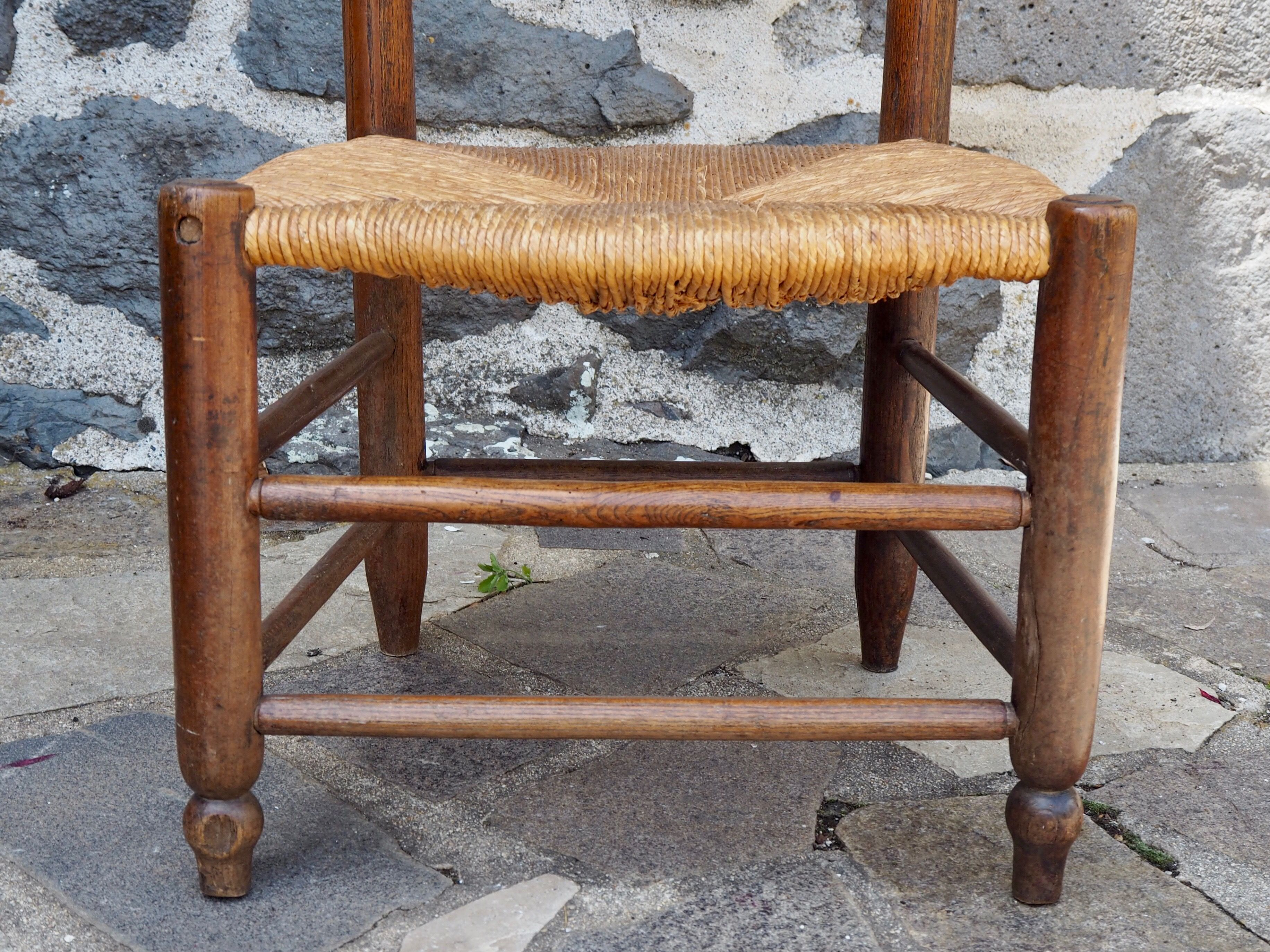 Rustic mulched nanny chair
