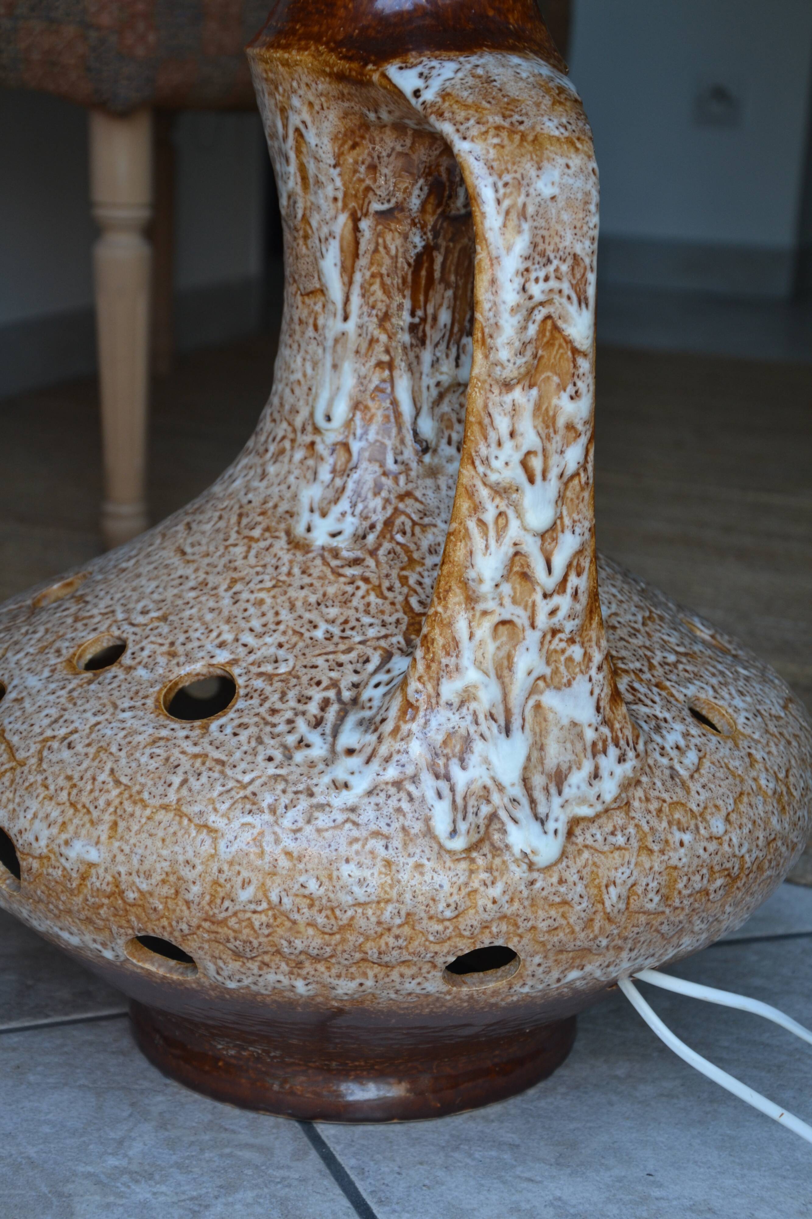 Large floor lamp from the 60s-70s.