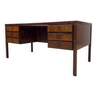 Gunni Omann Model 77 Rosewood Desk, 1960s.