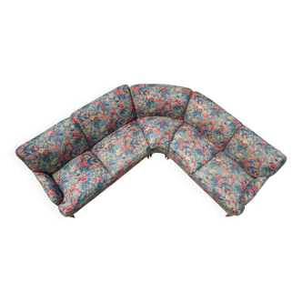 Vintage Howard & Son's London Bridgewater 5-seater fabric corner sofa.