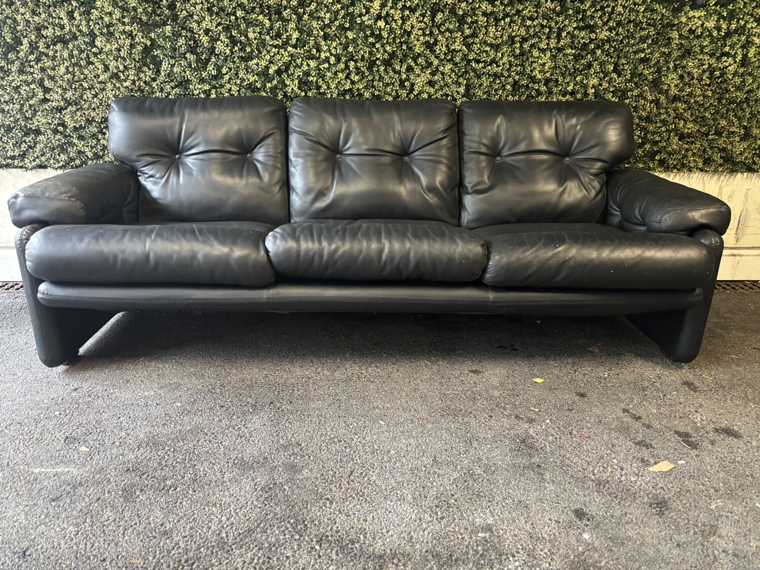 Black leather 3-seater sofa – Tobia Scarpa for B&B Italia