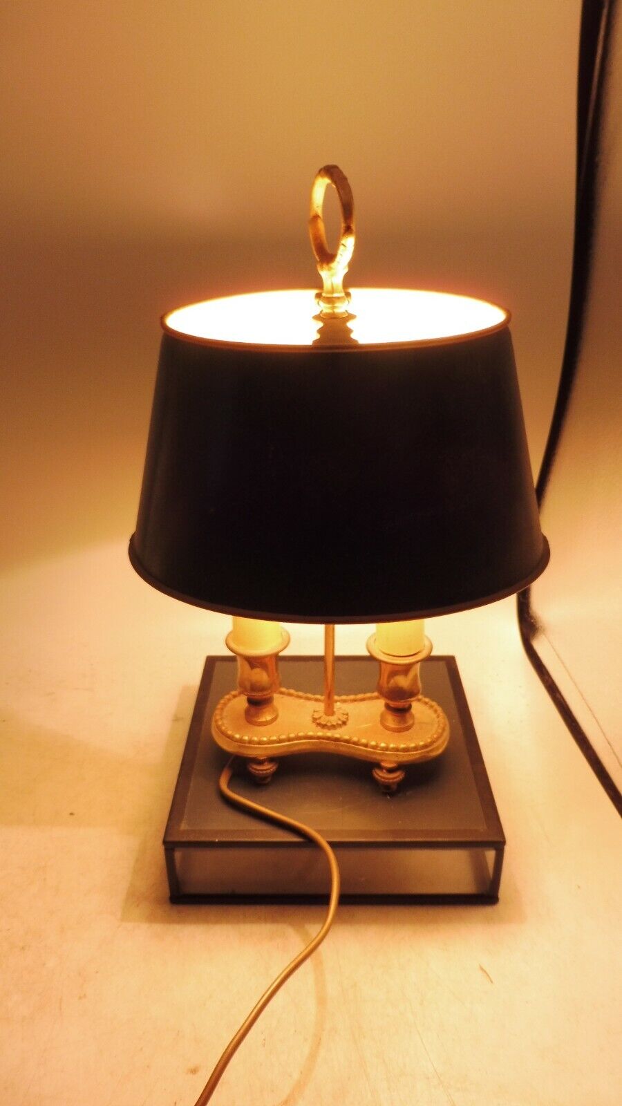 Lampe bouillotte en tole et bronze