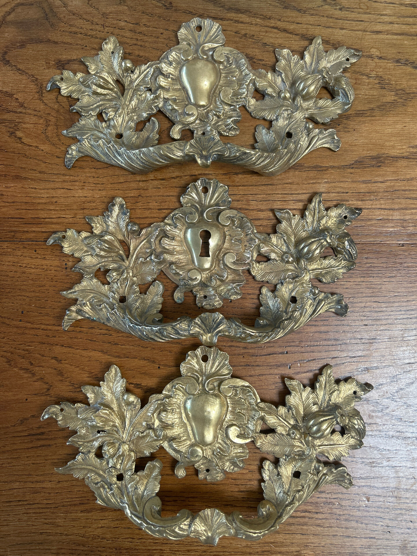 Chest of drawers handles