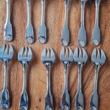 12 oyster forks