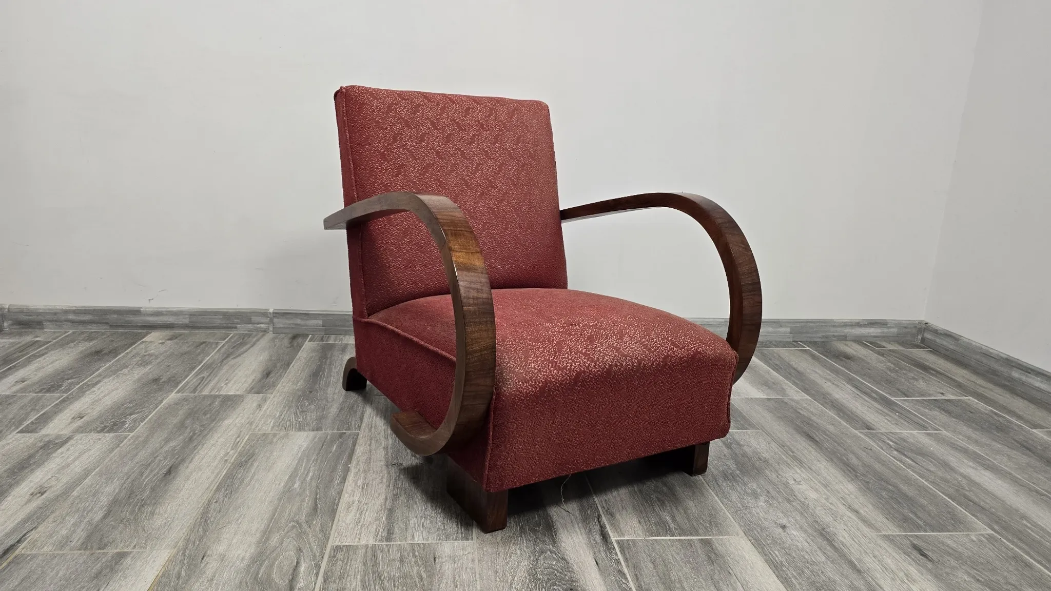 Art Deco Lounge Chair by Jindrich Halabala