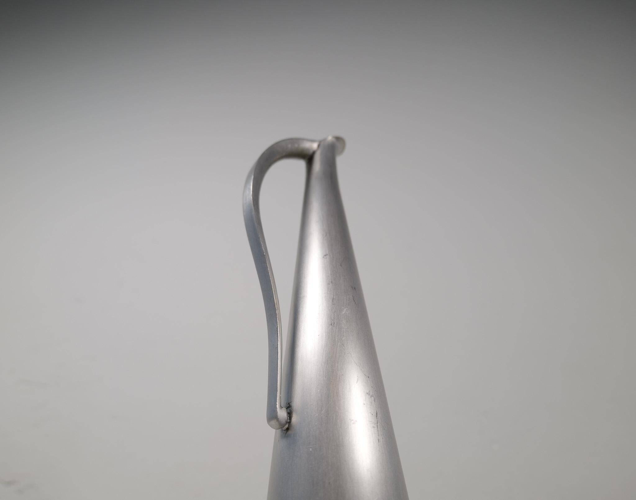 Sculptural Art Deco wine pitcher "Jomfruen" in pewter by Gunnar Havstad 1930s
