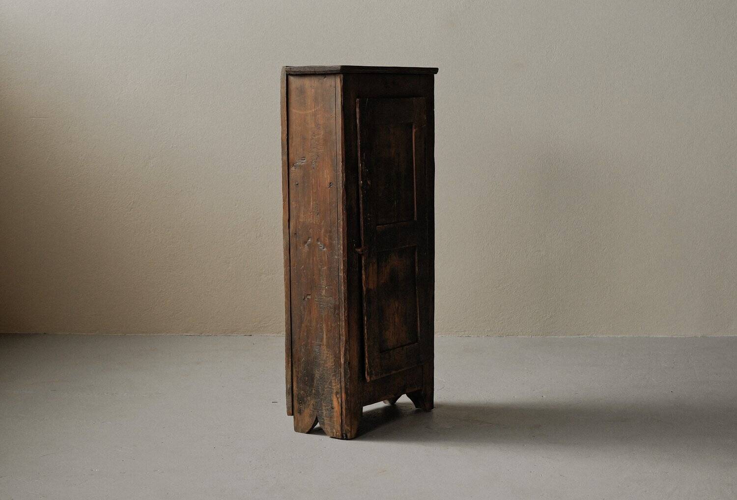 One-door cabinet, folk art, Auvergne, 19th century