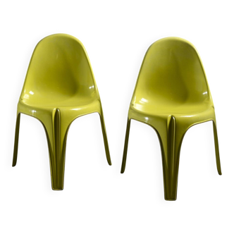 Paire de chaises tripodes en fibre de verre jaune par Walter Frey, vers 1968