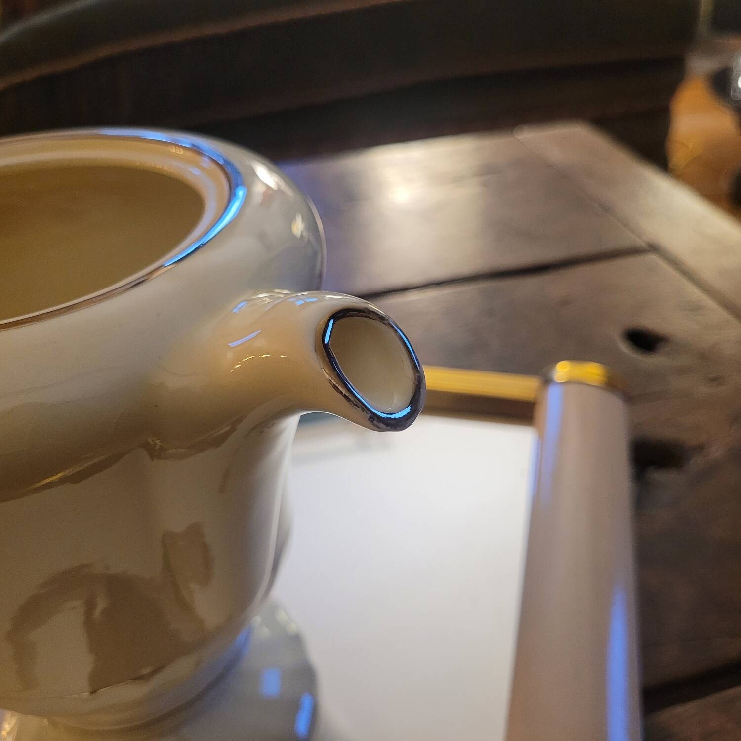 Teapot or coffee pot in fine earthenware from Salins 30-40