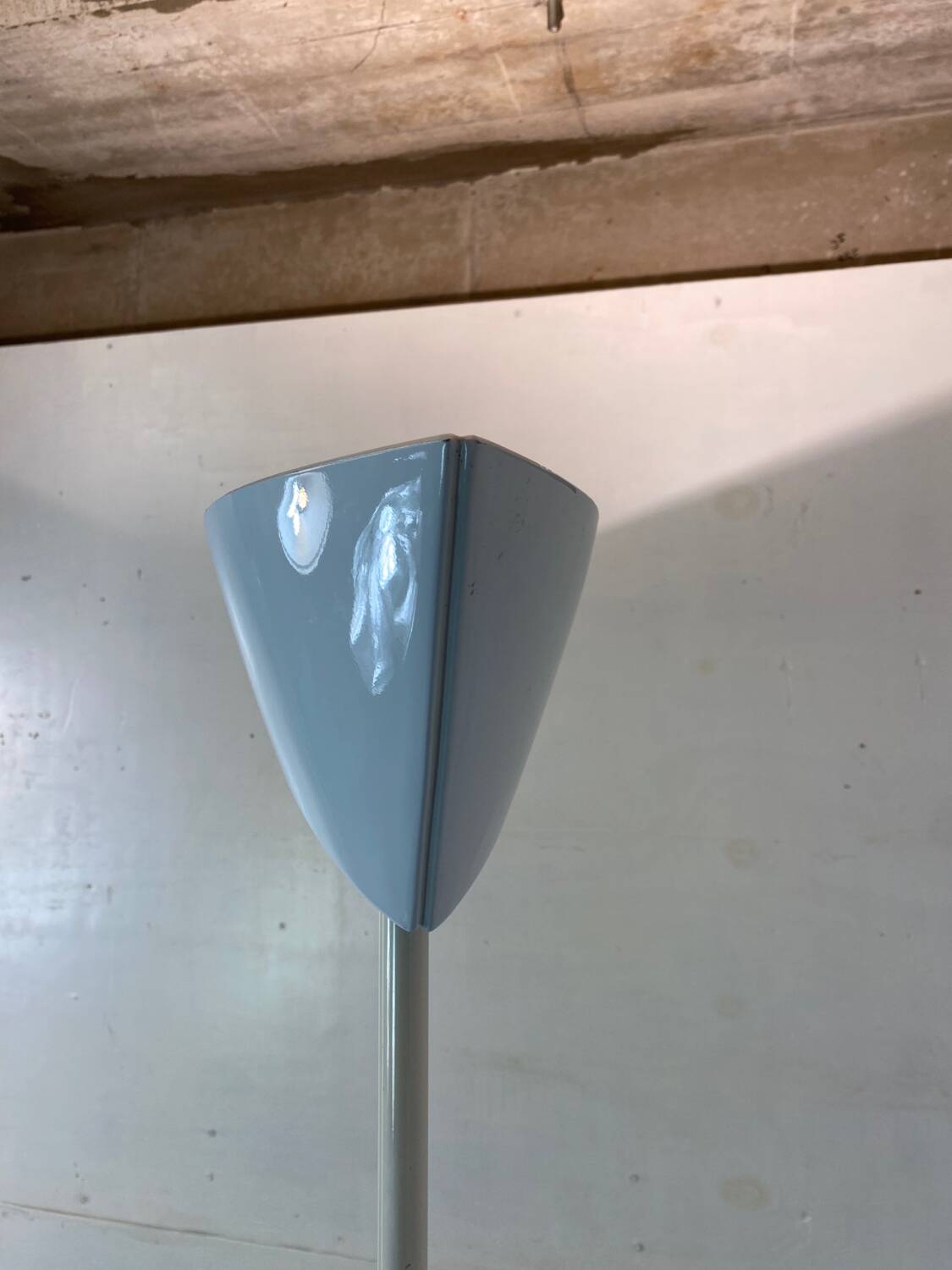 Lampadaire Mod. Otello de Bruno Gecchelin pour Oluce années 1980