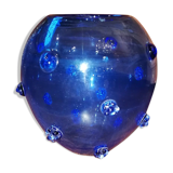 Vase verrerie bleu à bouton en application